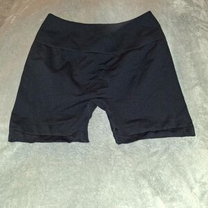Neleus Women's Black Shorts